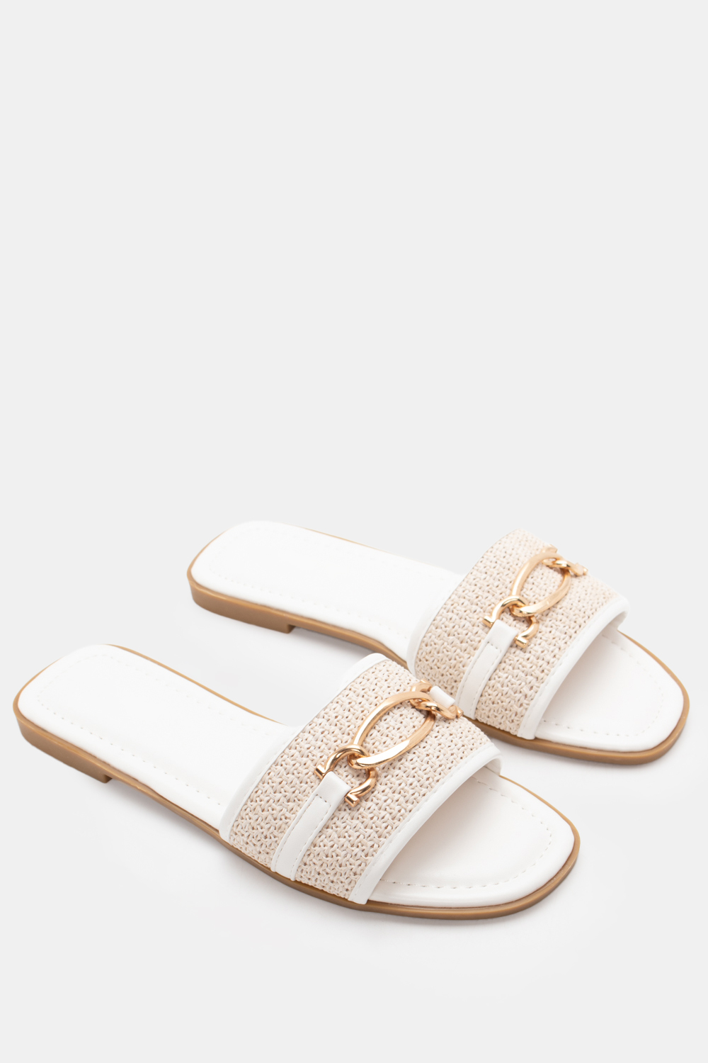 Flat Σανδάλια με Διακοσμητική Αγκράφα - Λευκό