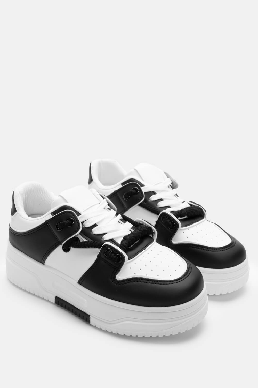 Luigi - ΣΗΜΑΝΤΙΚΟ: Σε περίπτωση διαφοράς τιμής από το κατάστημα ισχύει παντα και μόνο η τιμή του καταστήματος Sneakers Δίσολα με Διπλά Κορδόνια - Άσπρο+Μαύρο