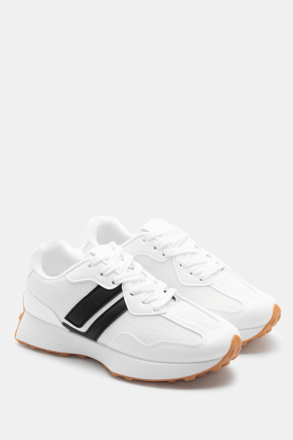 Luigi - ΣΗΜΑΝΤΙΚΟ: Σε περίπτωση διαφοράς τιμής από το κατάστημα ισχύει παντα και μόνο η τιμή του καταστήματος Sneakers σε Συνδυασμό Χρωμάτων - Λευκό